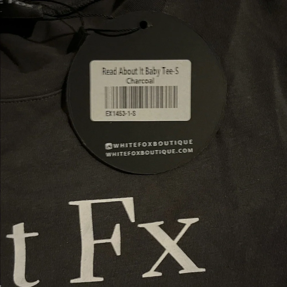 White Fox Boutique Charcoal Tee - Picture 3 of 3